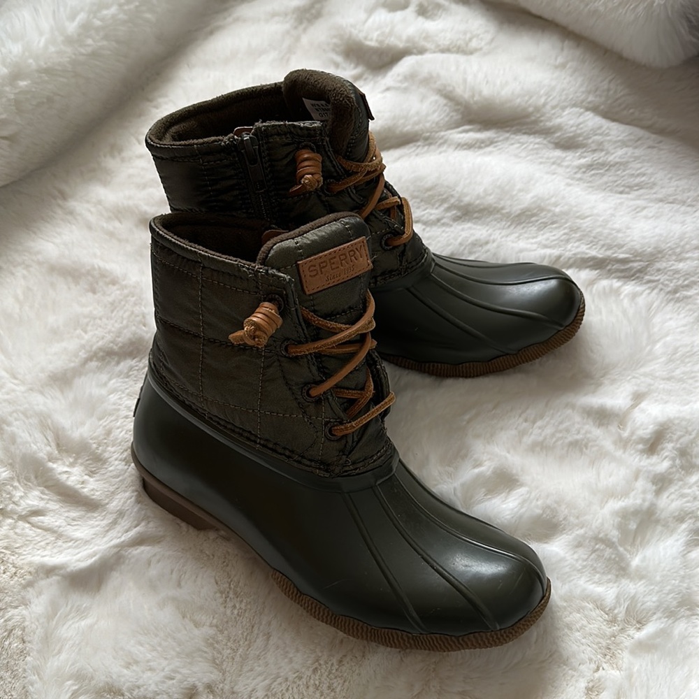 Sperry Saltwater Shiny Quilt Olive Green Color